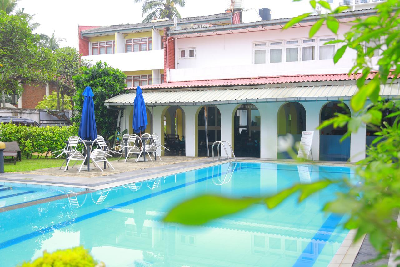 Ranveli Beach Resort Dehiwala-Mount Lavinia Exterior photo